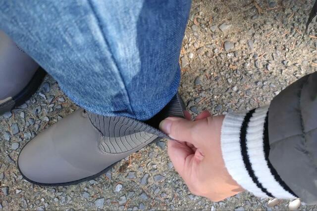 【ワークマン レディースウォームリブソックスブーツ】履き口まわりもよく伸びるので、足首の窮屈感は全くナシ！