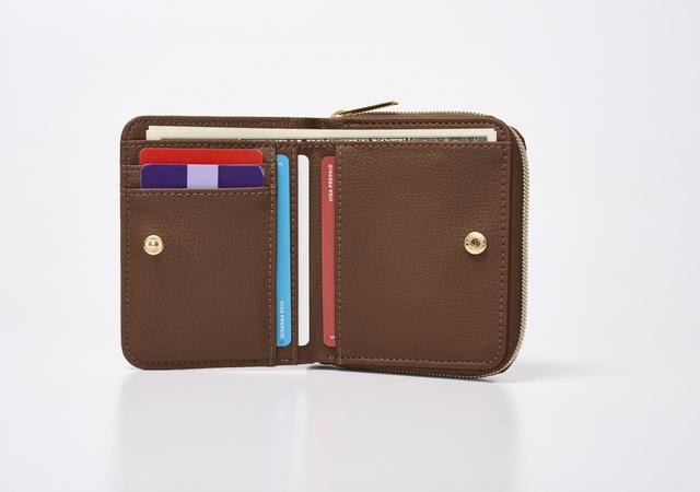 「Disney ツイステッドワンダーランド COLLECTION BOOK WALLET」