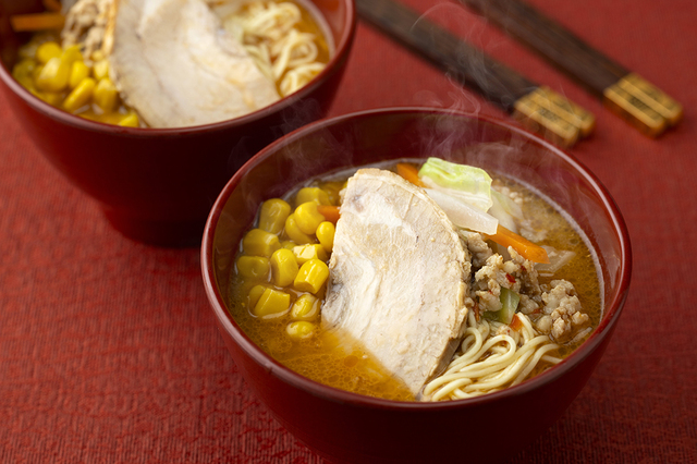 「札幌名物味噌ラーメン（ランチ限定）」＜期間：2025年10月1日～12月19日＞【東京ドームホテルに「海鮮パフェ」や「紅ズワイ蟹」「メロン」など、北海道の魅力溢れるメニューが勢揃い！『北海道グルメブッフェ 2025』開催！】