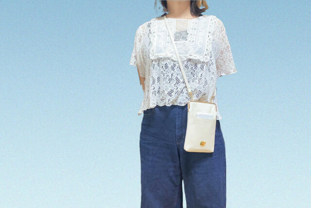 【tsumori chisato(ツモリチサト)付録:上品がま口ポシェット】斜め掛けするとこんなサイズ感