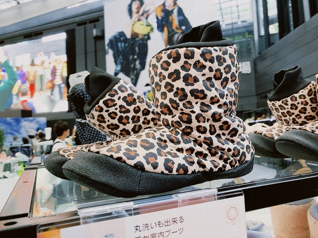 【ワークマン Heya ルームブーツ】履く床暖のように暖かい