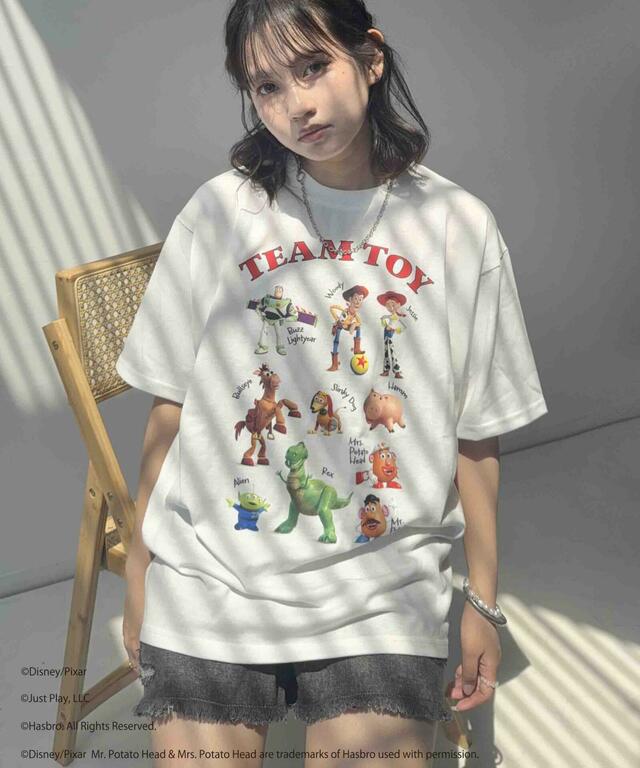 「アクリルキーホルダー付 DisneyアソートT」オフ 2,720円(税込価格 2,992円)【AS KNOW AS plus(アズノゥアズ プラス)『トイ・ストーリー』の限定デザインTシャツ】