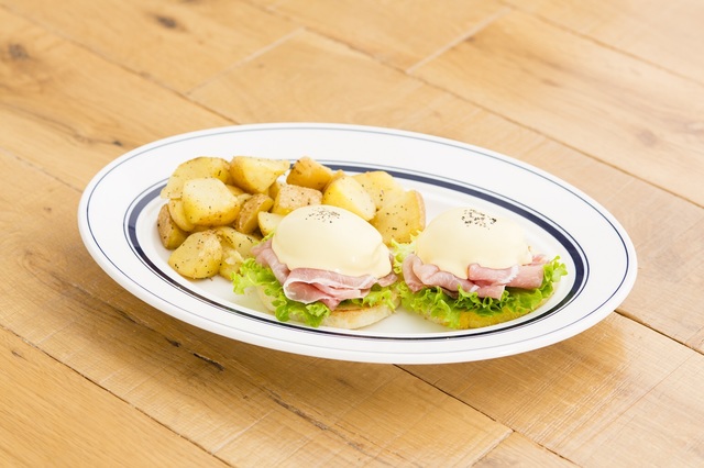エッグスベネディクト／生ハム