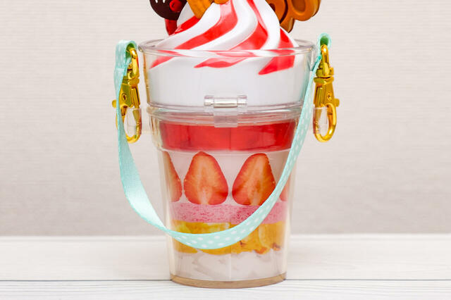 カラフルチョコレート、ミニスナックケース付き ¥1,300｜ストラップも可愛い