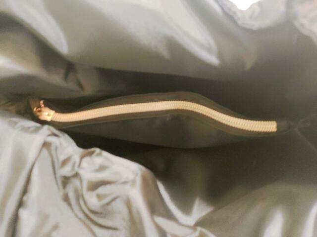 ミニポケット付き（チャックあり）