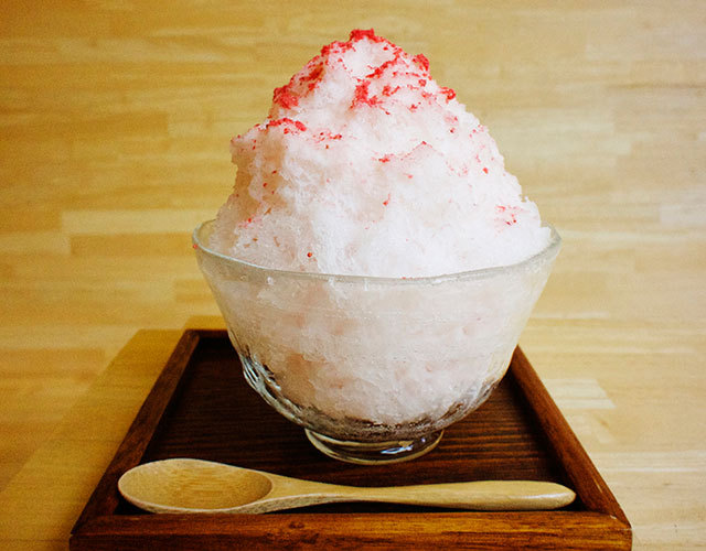 おちゃのこ／いちごミルク氷 514円