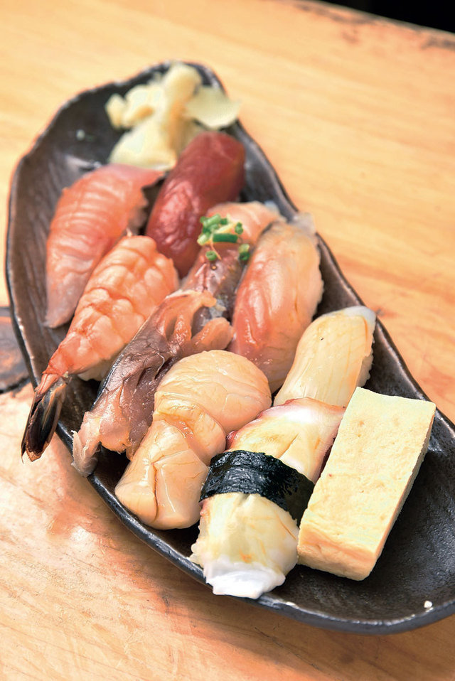 日本橋にぎにぎ一 本館　にぎりランチ（味噌汁付）　1000円　※土・日曜のメニュー