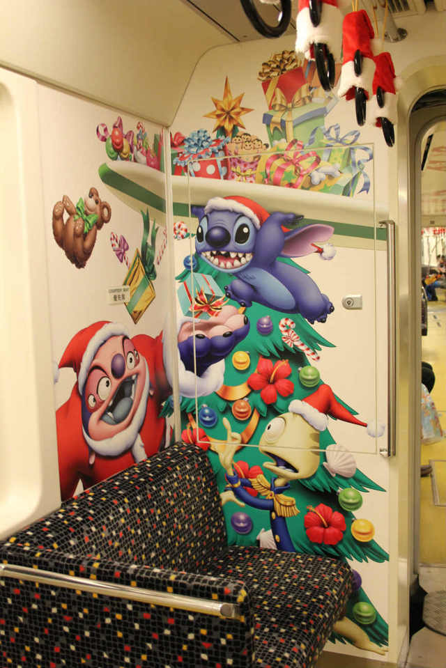 「スティッチ・エンカウンター・ライナー」の内装