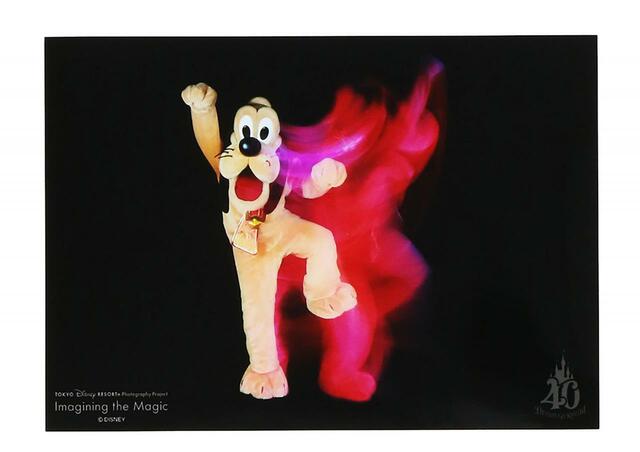 写真｜500円｜サイズ：2L｜東京ディズニーリゾート40周年「イマジニング・ザ・マジック」奥山由之コラボグッズ｜販売店舗：東京ディズニーランド「グランドエンポーリアム」、東京ディズニーシー「エンポーリオ」｜発売日：2023年10月19日（木）