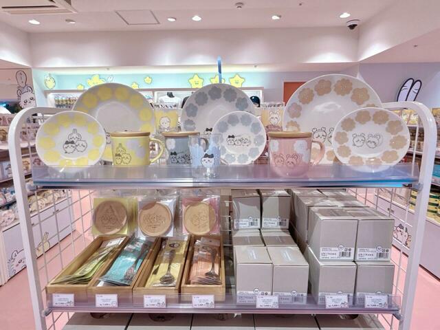 新作の食器類も販売されていました♪