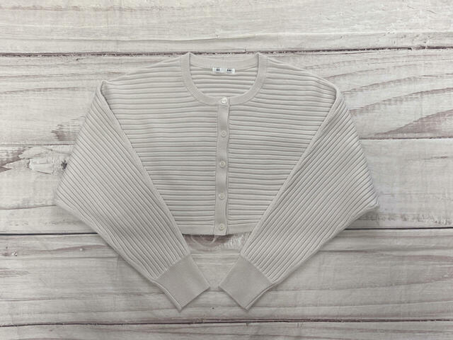 クロップド丈のボレロカーディガン