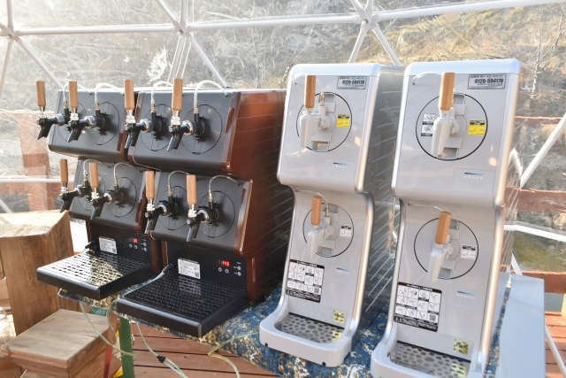 クラフトビールやハイボール、チューハイも好きなだけ味わえる