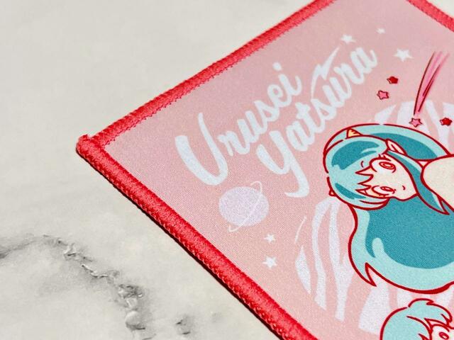 【100円ショップ×うる星やつら】表はツルツルの素材。