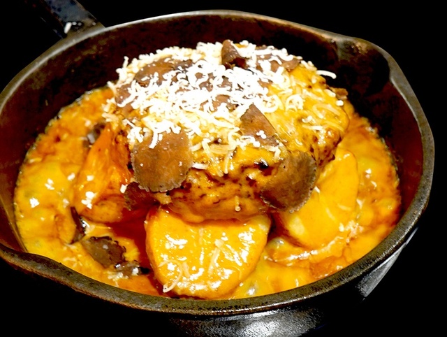 トリュフとパルミジャーノチーズの ハンバーグ