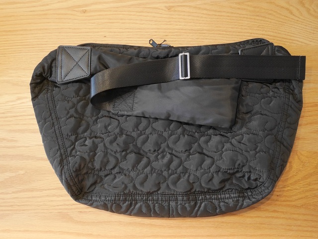 【ベルメゾン　軽量ワッペン付きショルダーバッグ 『スヌーピー』】約190g！荷物をたくさん入れても重さをそこまで感じません