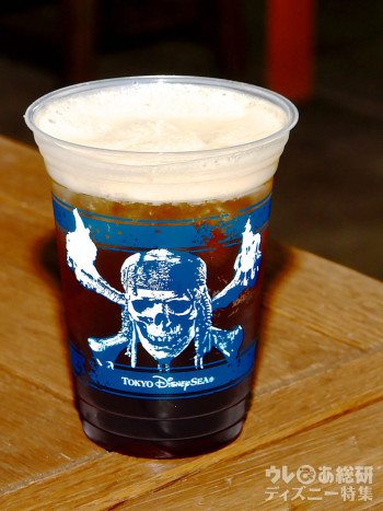 スパークリングカクテル(ウイスキー&ブラックティー)|東京ディズニーシー「ディズニー・パイレーツ・サマー」2019年