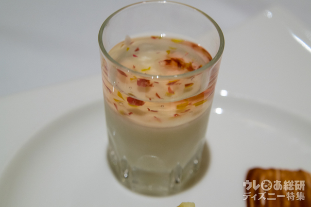 季節の杏仁豆腐 花の香りと共に|“ディズニー・イースター”ランチコース 4,200円|東京ディズニーシー・ホテルミラコスタ「シルクロードガーデン」