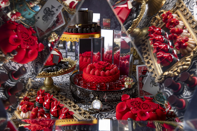 「アリスinローズ・ラビリンス」デザートビュッフェ