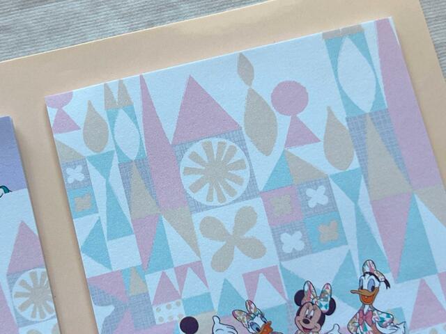 文字を書くスペースは『イッツ・ア・スモールワールド』柄！