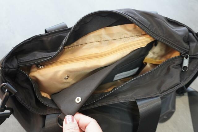 サコッシュは簡単に取り外しできる