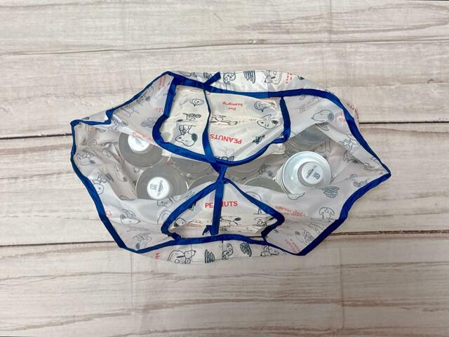 小さいバージョンのときは、550mlのペットボトルが8本収納可能