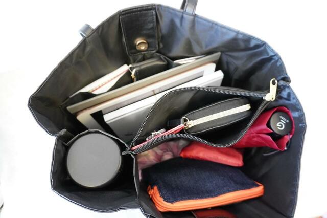 容量もたっぷり【THE EDITORS　仕切り付きで整頓上手なレザー調トートバッグ】