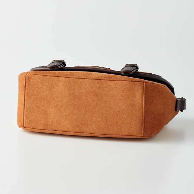 ヌバック調ショルダーバッグ「チップ＆デール」｜￥6,990 （税込）