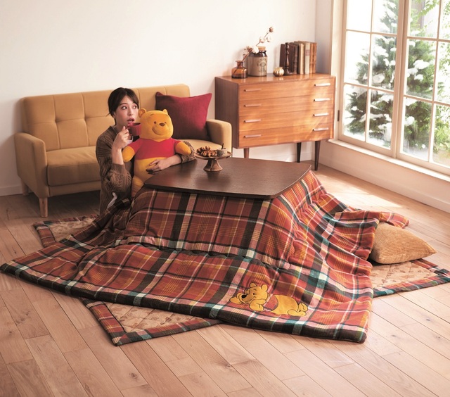 先染めチェックとマイクロファイバーのこたつ布団「くまのプーさん」｜￥9,990～17,900 （税込）