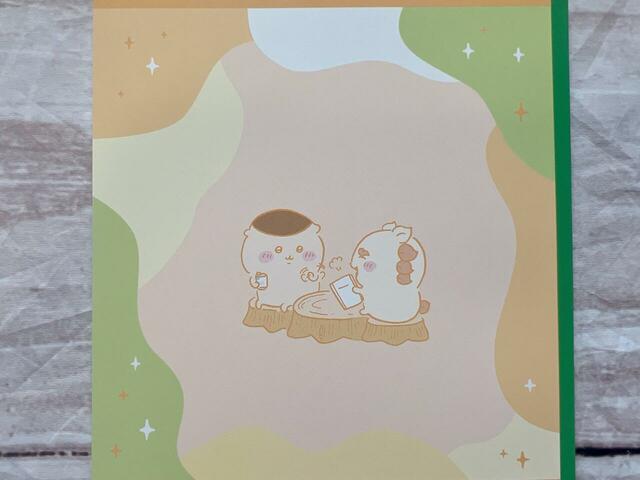 外勉をするシーサーに付き合ってくれるくりまんじゅう。切り株に座っている姿が愛らしいです♪