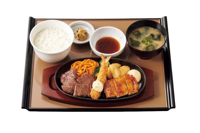 『カットステーキミックス定食』 790円（税込）