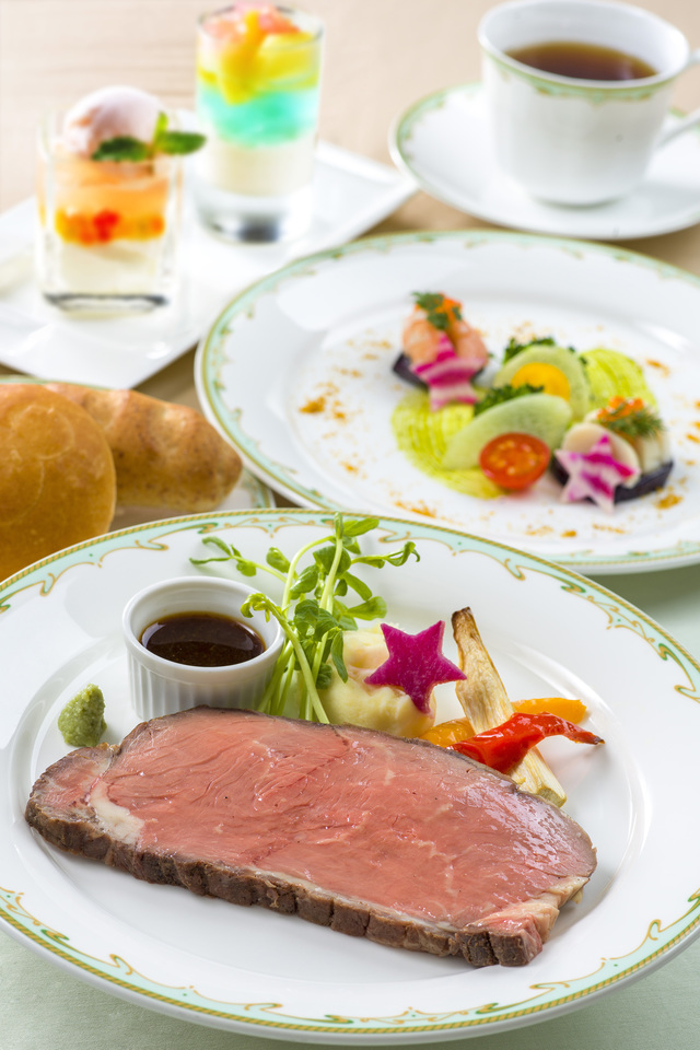 S.S.コロンビア・ダイニングルームのスペシャルランチコース ¥3,390  ～ ¥5,000 