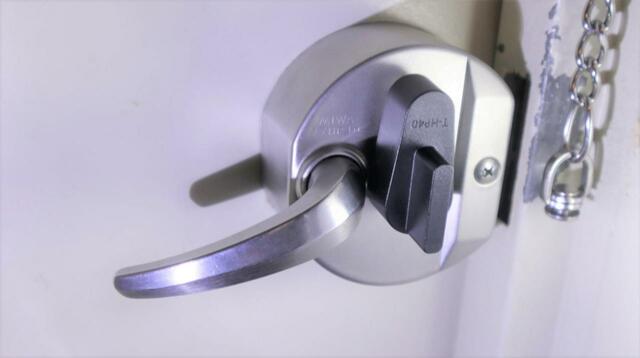 【CANDY HOUSE SESAME5】筆者宅の錠前には専用アジャスター2個が必要だった