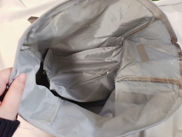 バッグの「独立収納スペース」を畳まない状態の場合