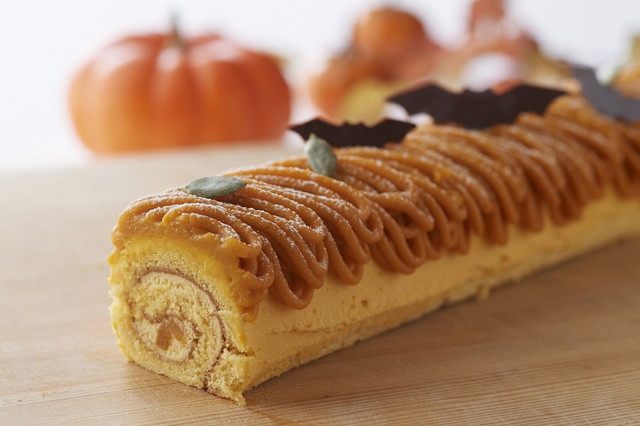 パンプキンロールケーキ