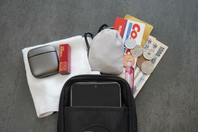 スマホ以外のものも入る