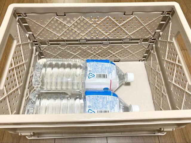 【デコホーム たためる収納ボックス（ハーフ）】2Lのペットボトルは横置き可能