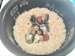 【鯖缶アレンジレシピ　鯖缶と梅干しの炊き込みご飯】炊き上がり