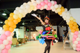バルーンだけでつくった「鉄道ドレス」
