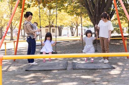 子どもの年齢別 ママ友 ができやすい場所5選 しないほうが賢い Ng話題 行動 も 2 3 ハピママ