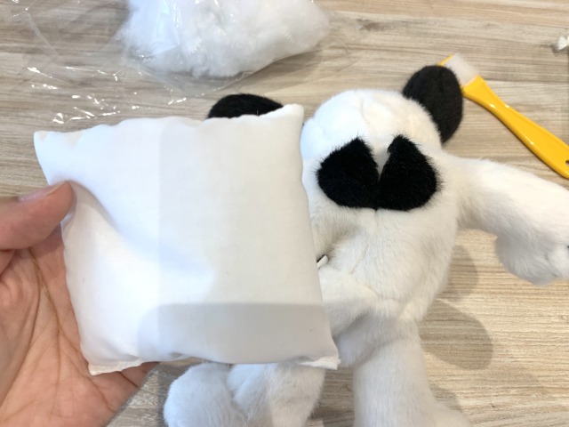 ペレットをお尻あたりに詰めると座りが良くなる