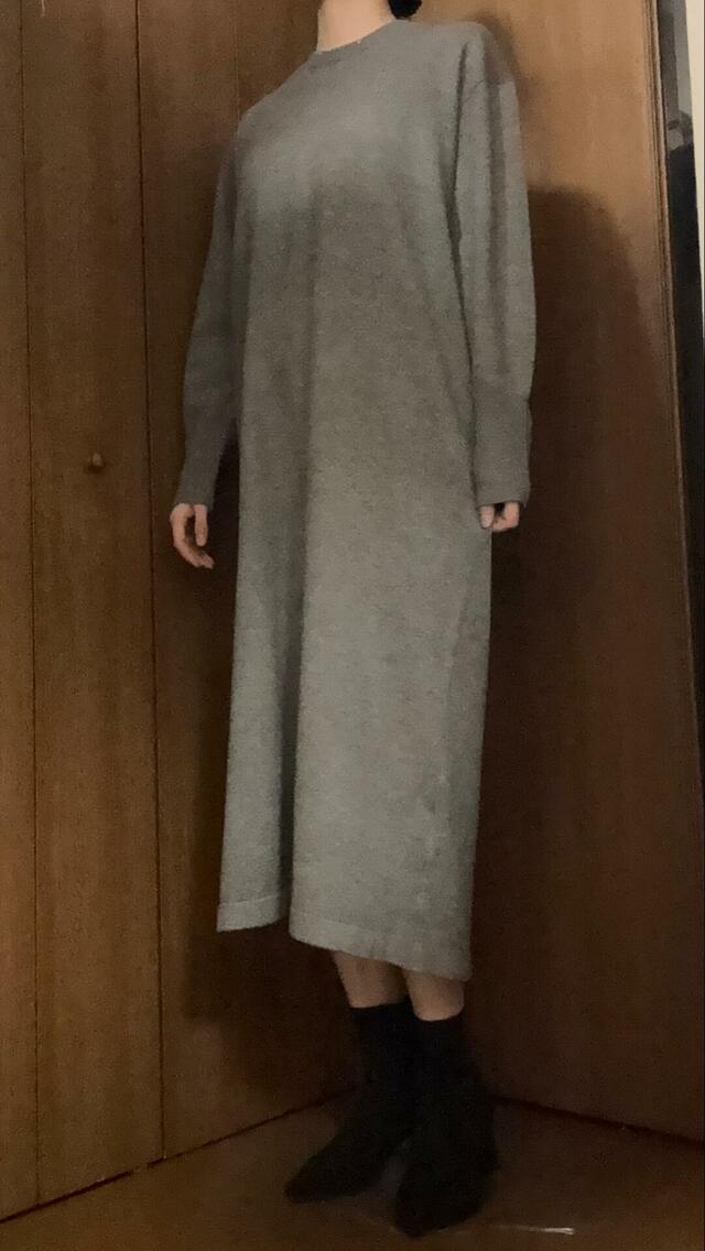 【AMERICAN HOLIC　クルーネックニットワンピース】黒ブーツと合わせると上品な印象になりました♪