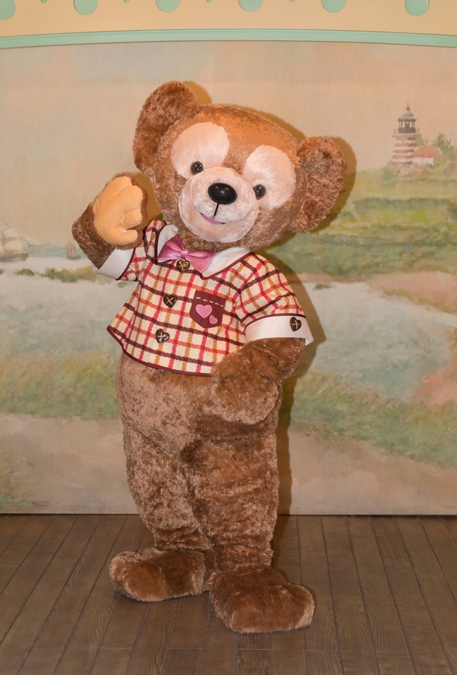 スウィート・ダッフィー（2017年）で会える、期間限定コスチュームを着たダッフィー｜東京ディズニーシー