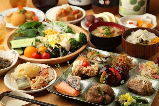 80種類以上の和食メニューが揃うヘルシービュッフェ『大地の贈り物』