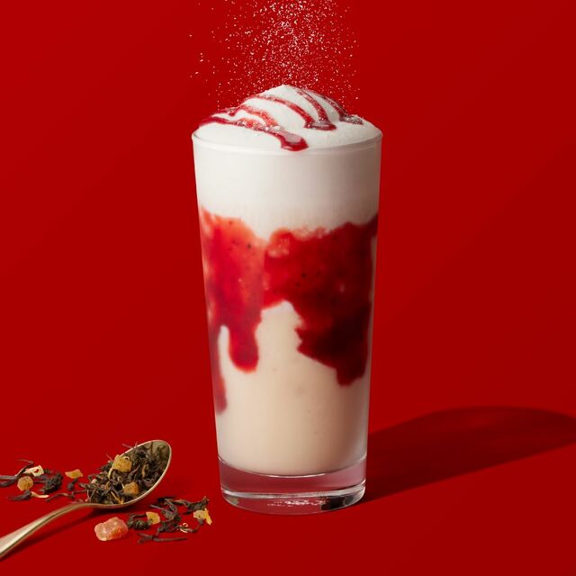 「ストロベリー＆ジョイフルメドレー フラペチーノ（R）」＜価格：Tall 776円（税込）（お持ち帰りの場合）／790円（税込）（店内利用の場合）＞【「スターバックス ティー＆カフェ」に“至福のティービバレッジ”が新登場！「ジョイフルメドレー」使用のラテやフラペチーノ（R）も！】　