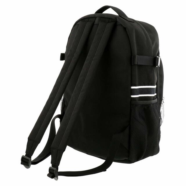 リュックサック 〈CONVERSE〉｜価格：8,800円｜サイズ：高さ約43×幅約29×マチ約16cm｜東京ディズニーリゾート40周年“ドリームゴーラウンド”「CONVERSE」プロデュースグッズ｜発売日：2023年7月10日(月)｜販売店舗：東京ディズニーランド「ギャグファクトリー/ファイブ・アンド・ダイム」、東京ディズニーシー「スチームボート・ミッキーズ」