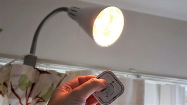 【IKEA トロードフリ】リモコン背面のボタンを長押ししてペアリング完了