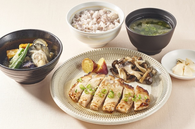 九州産きなこ豚の塩麹焼き御膳　牡蠣と野菜のみぞれ煮添え