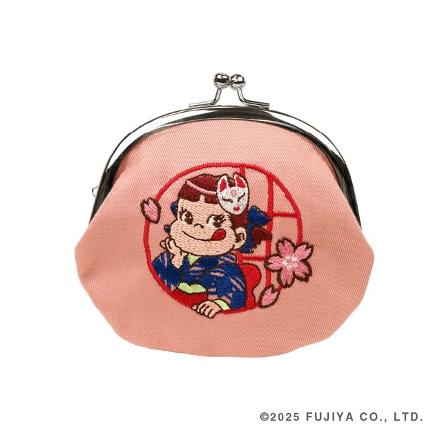 【ペコちゃん×スーベニール】「ペコちゃん刺繍がま口狐面ピンク」2,860円／日本の春を想起させるデザインです