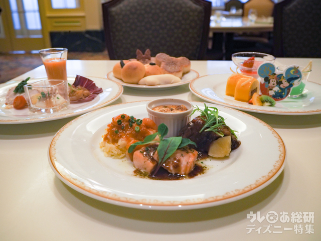 東京ディズニーリゾート35周年“Happiest Celebration!”グランドフィナーレブッフェ｜東京ディズニーランドホテル「シャーウッドガーデン・レストラン」