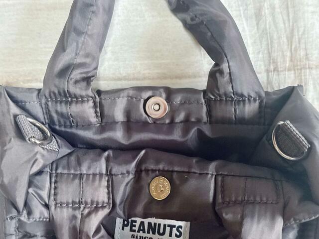 口はマグネットスナップボタン付きで安心して持てます